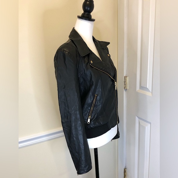 FREE PEOPLE Black Faux Leather Jacket w Floral Lining Sz Small - Picture 6 of 12